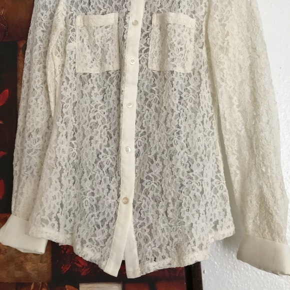 Beautiful cream blouse New with no tag - Picture 2 of 5